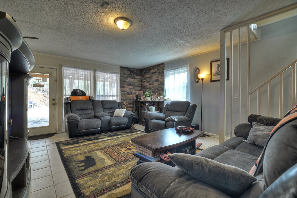 547 Canaan Road