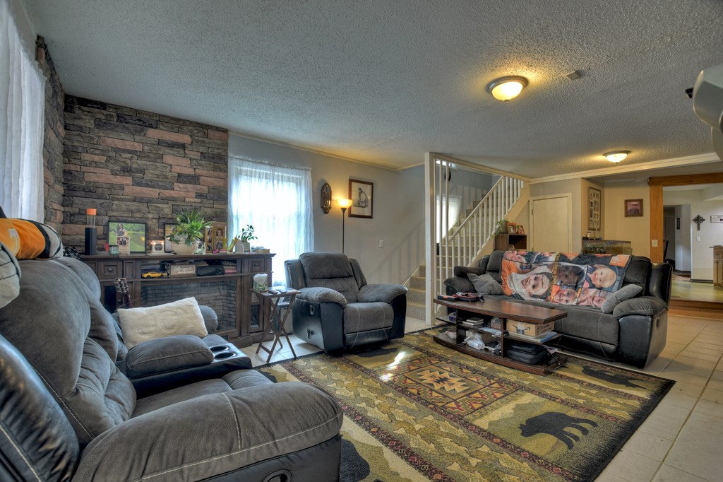 547 Canaan Road