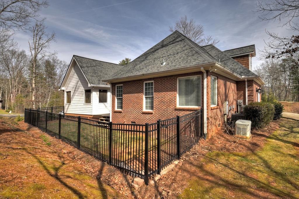 519 The Oaks Drive