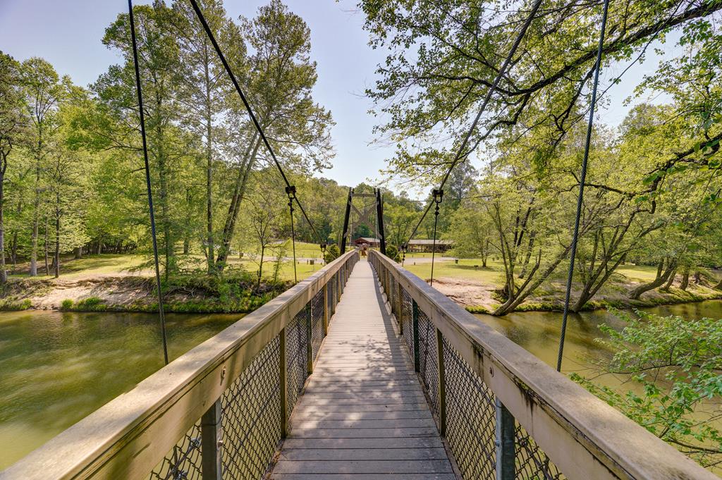 8 acres Brunton Circle