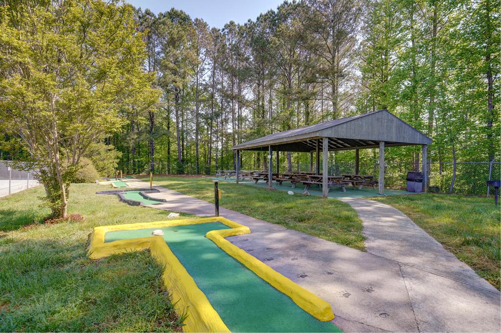 8 acres Brunton Circle