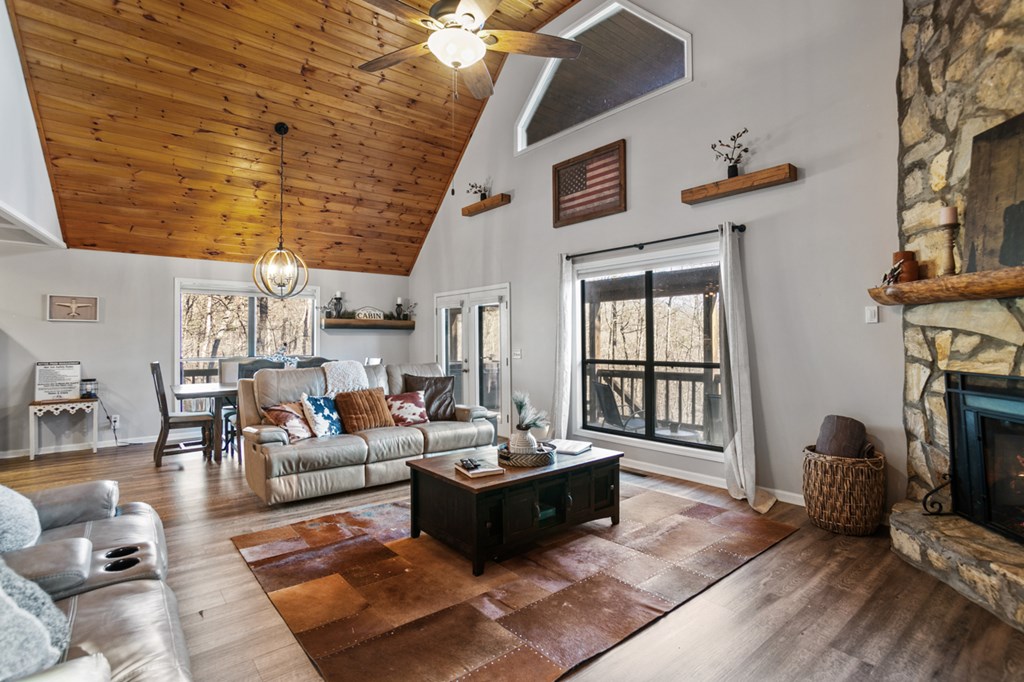 708 Thomas Mountain Road