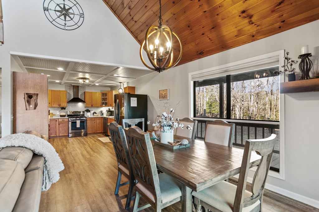 708 Thomas Mountain Road