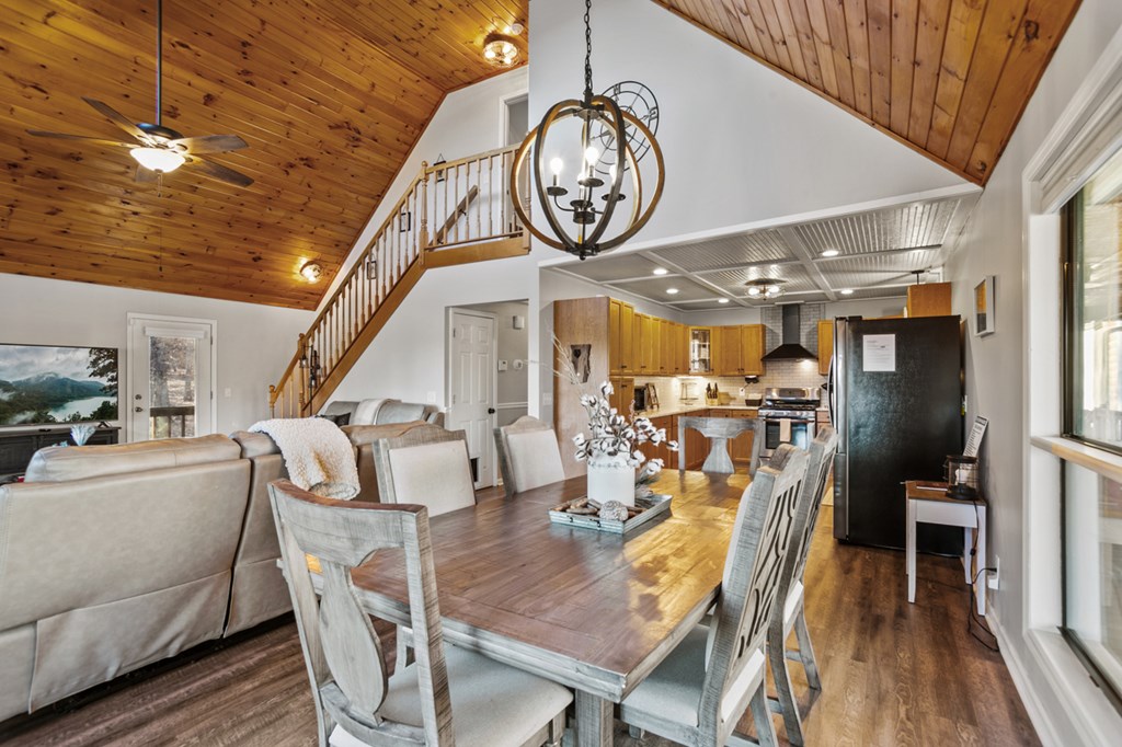708 Thomas Mountain Road