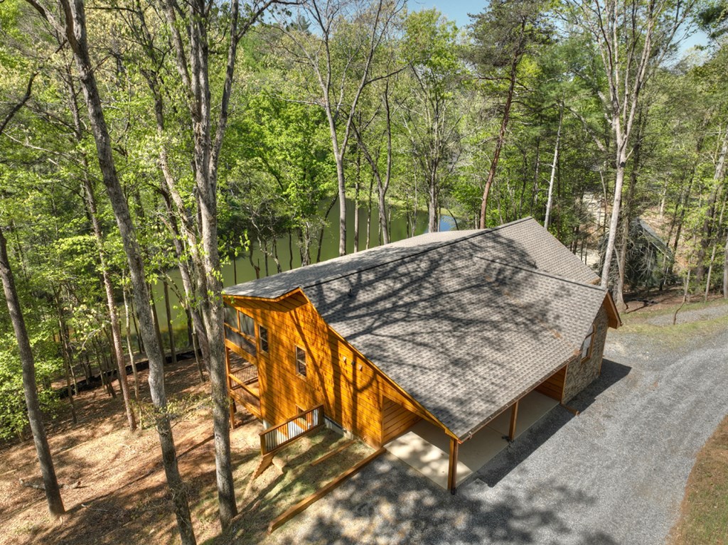 1075 Lazy River Lane