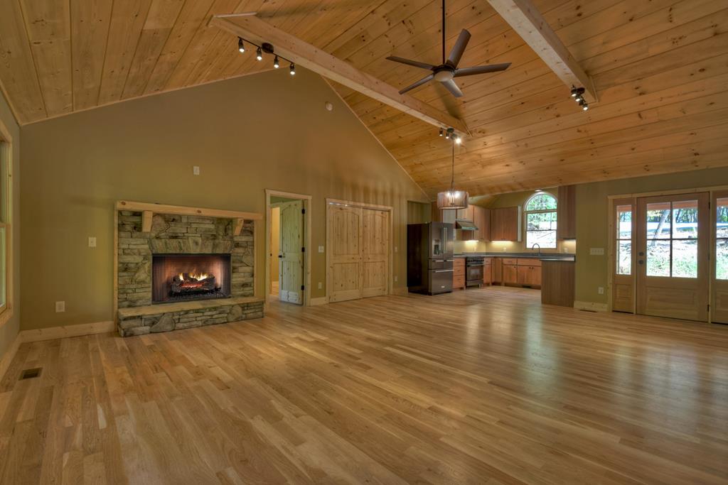1075 Lazy River Lane