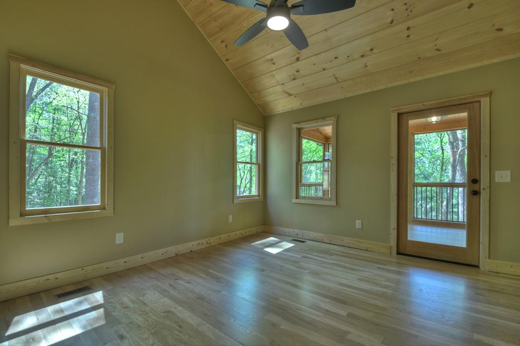 1075 Lazy River Lane