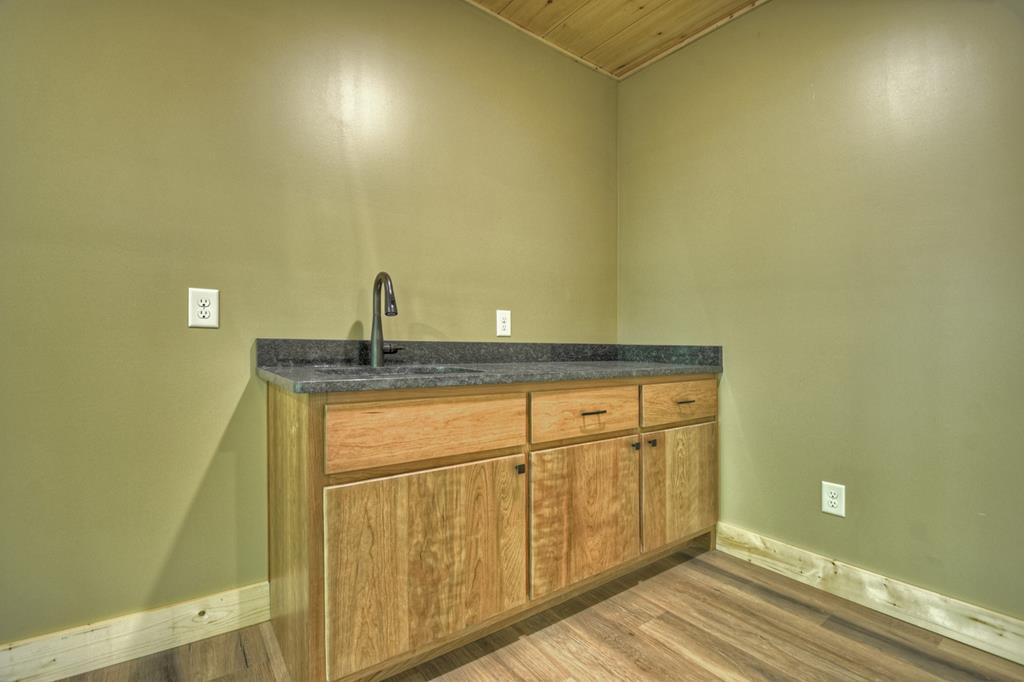 1075 Lazy River Lane