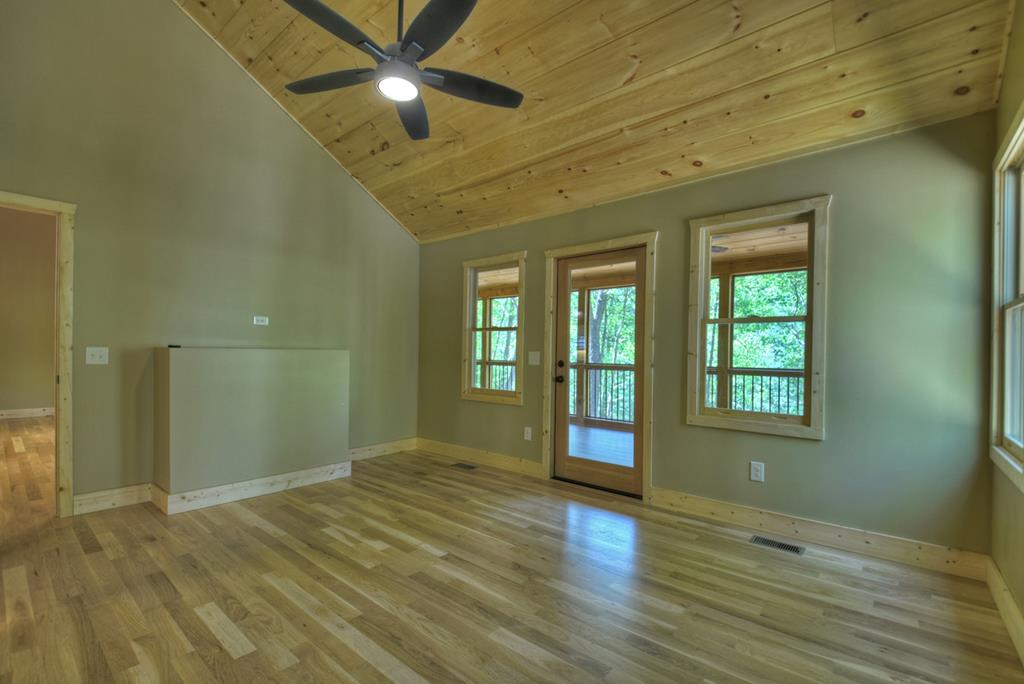 1075 Lazy River Lane