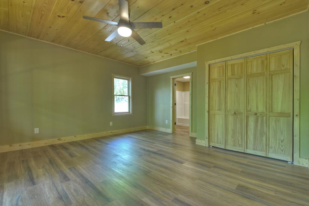 1075 Lazy River Lane