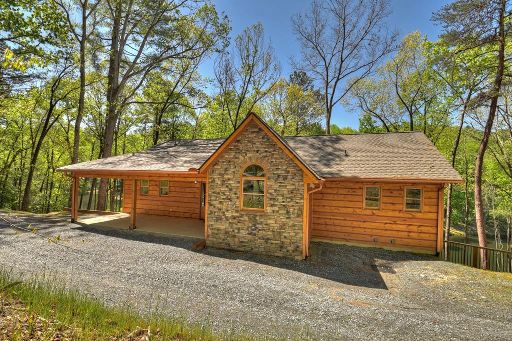1075 Lazy River Lane