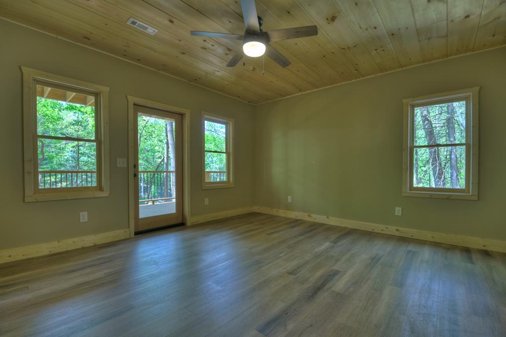 1075 Lazy River Lane