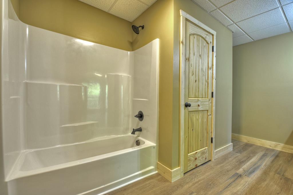 1075 Lazy River Lane