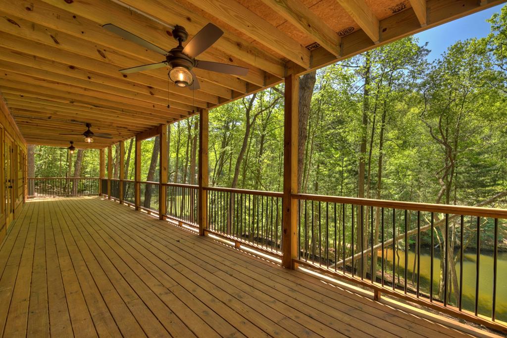 1075 Lazy River Lane