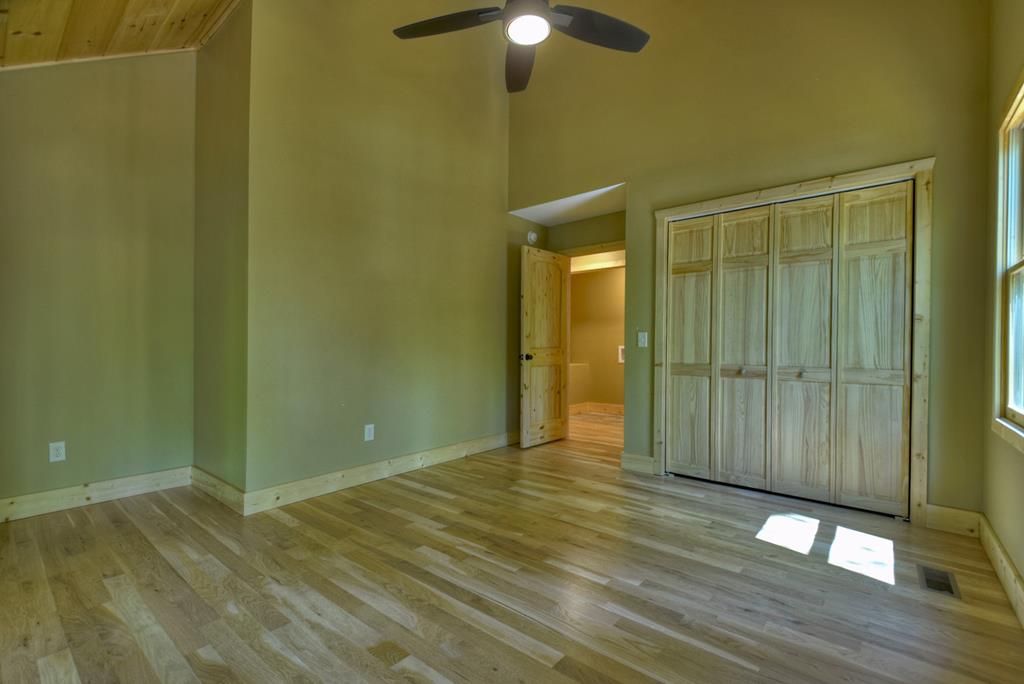 1075 Lazy River Lane