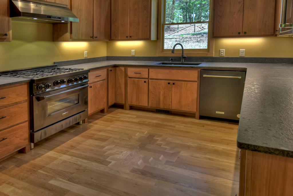 1075 Lazy River Lane
