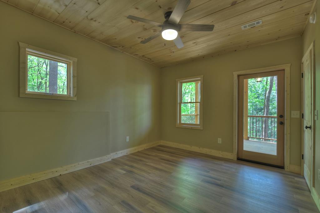 1075 Lazy River Lane