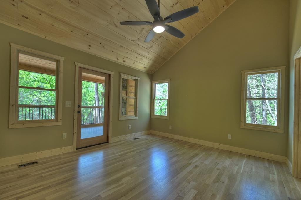 1075 Lazy River Lane