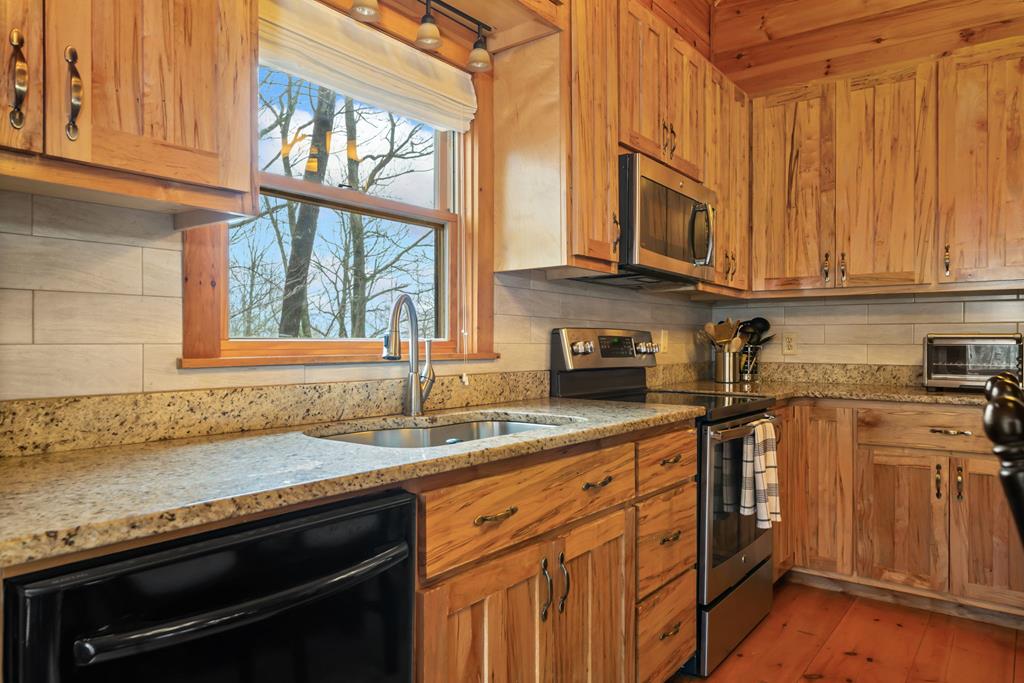 541 Little Bushy Head Road