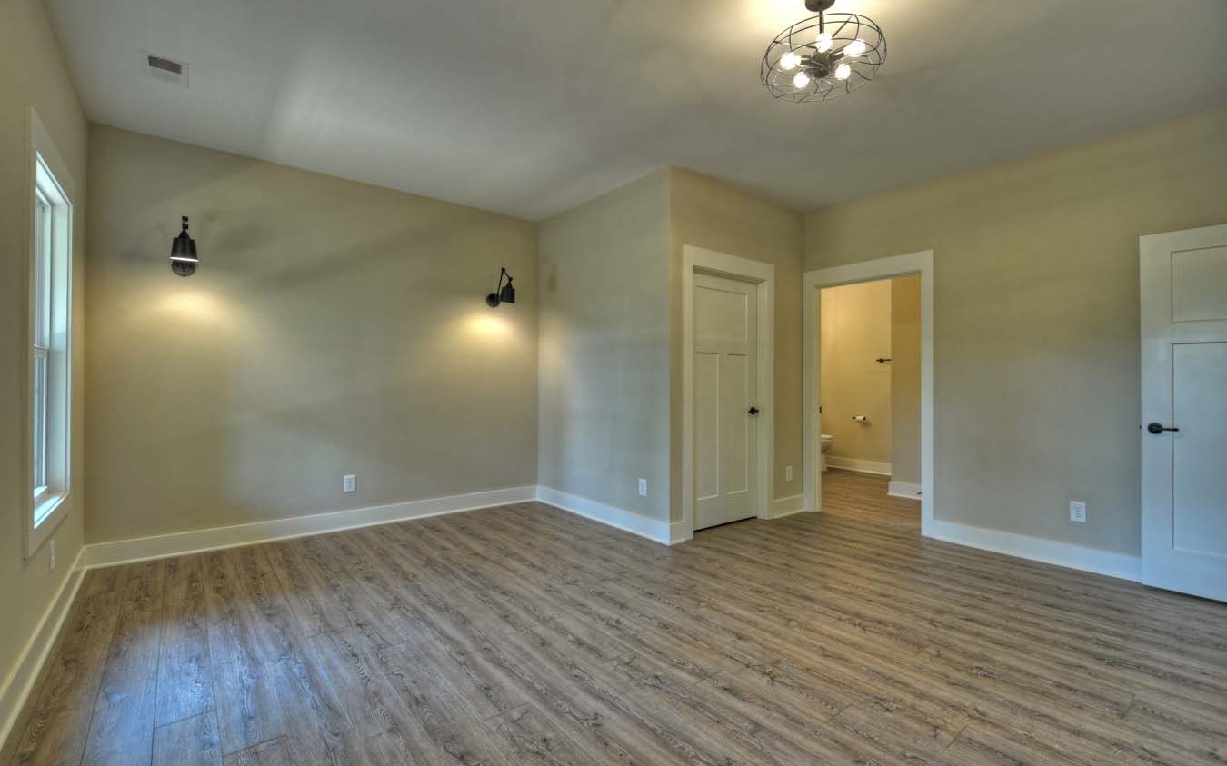 1960 High River Road