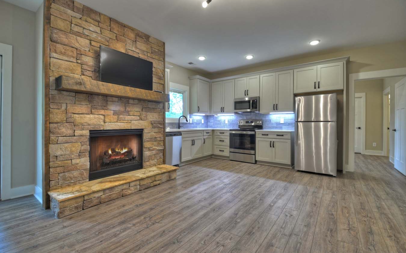 1960 High River Road