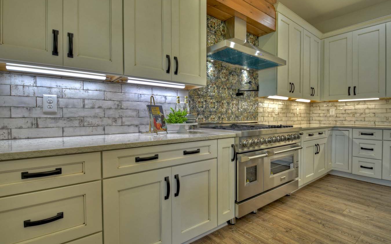 1960 High River Road