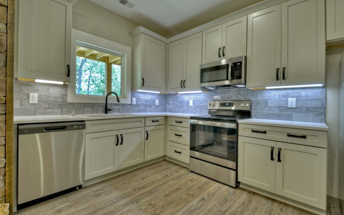 1960 High River Road