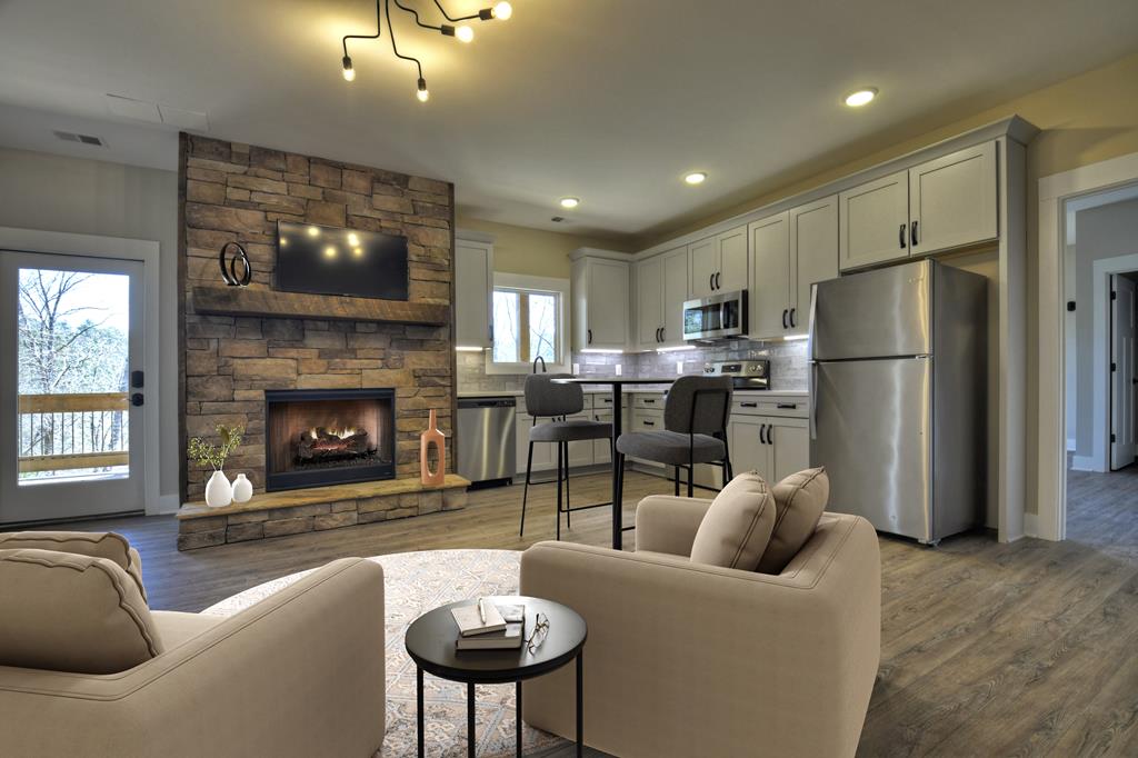 1960 High River Road