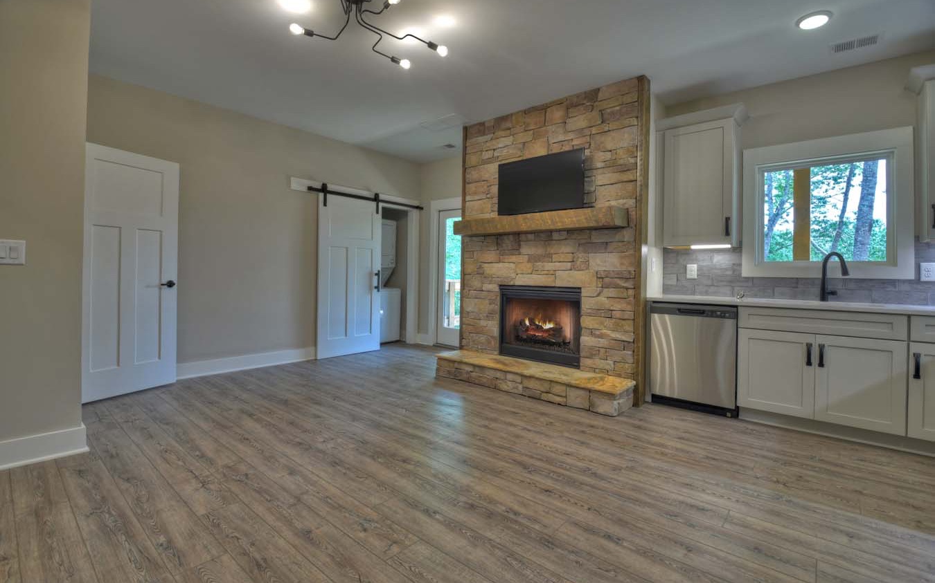 1960 High River Road