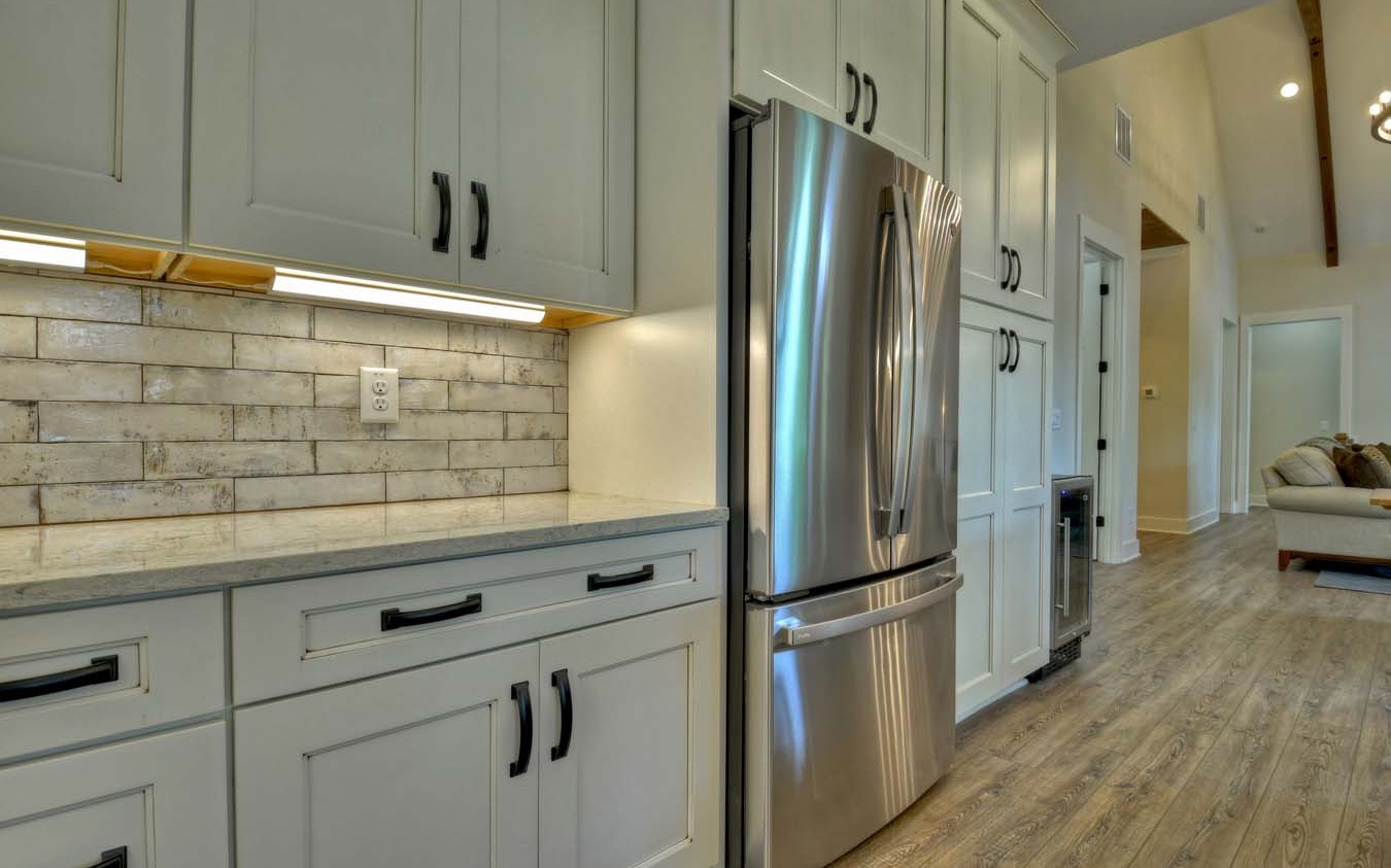 1960 High River Road