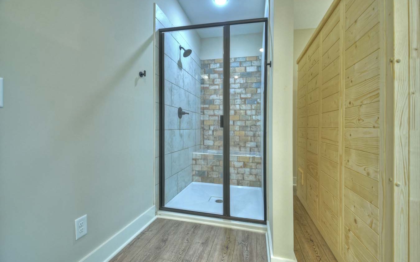 1960 High River Road