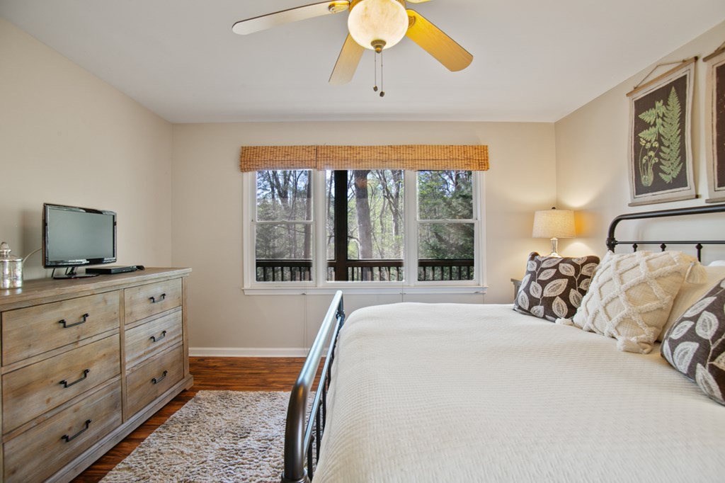 1270 Zenith Trail