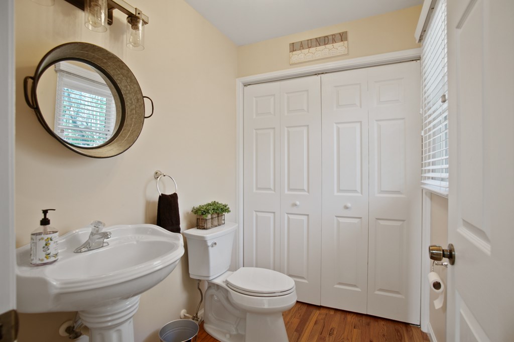 1270 Zenith Trail