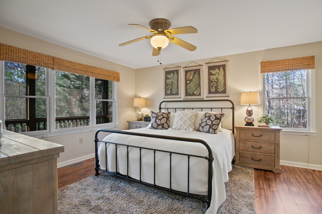 1270 Zenith Trail