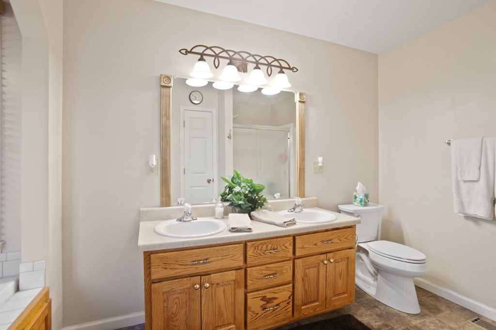 1270 Zenith Trail