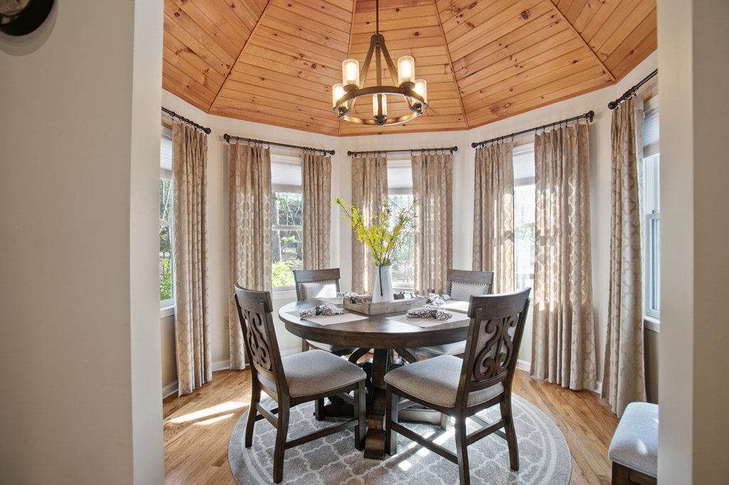 1270 Zenith Trail