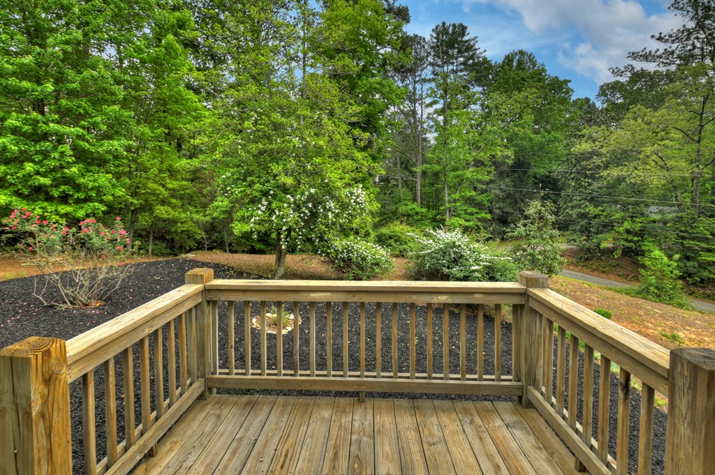 293 James Drive