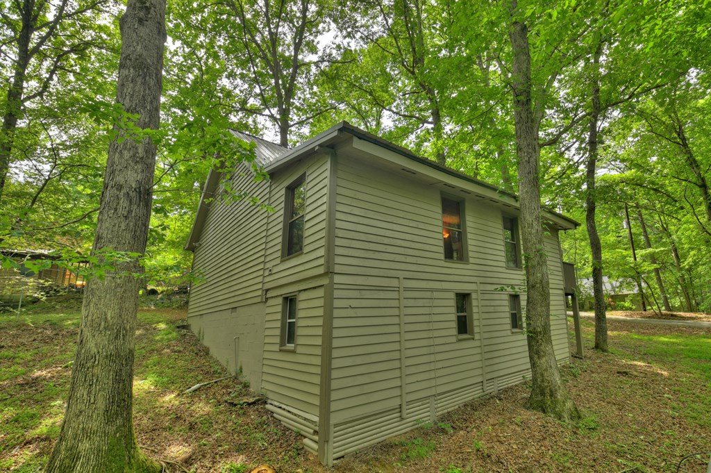 94 Woodglen Court