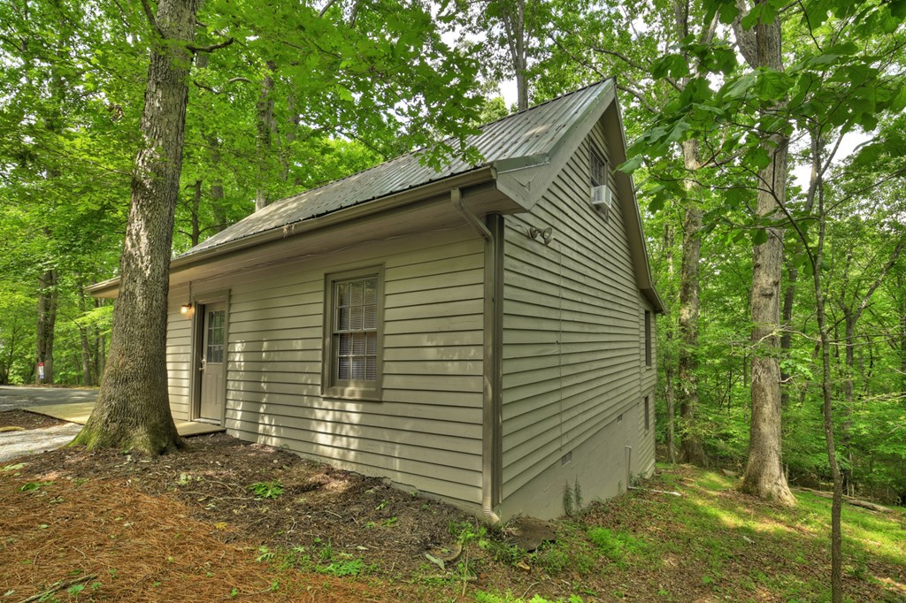 94 Woodglen Court