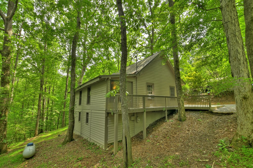 94 Woodglen Court