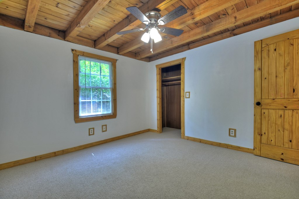94 Woodglen Court