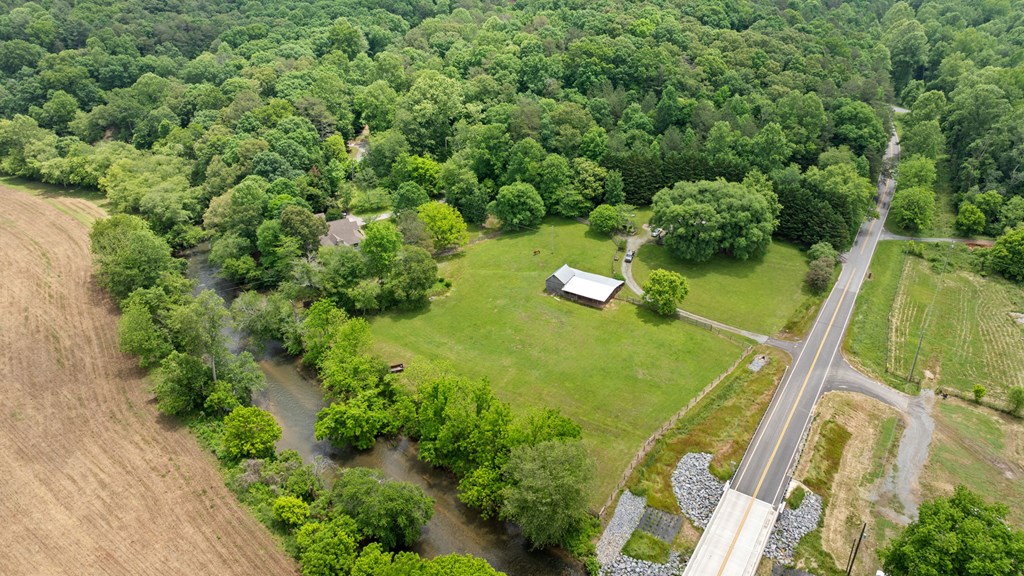 83 Licklog Road