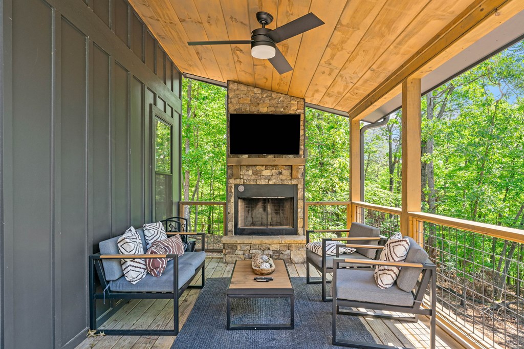 128 Kismet Court