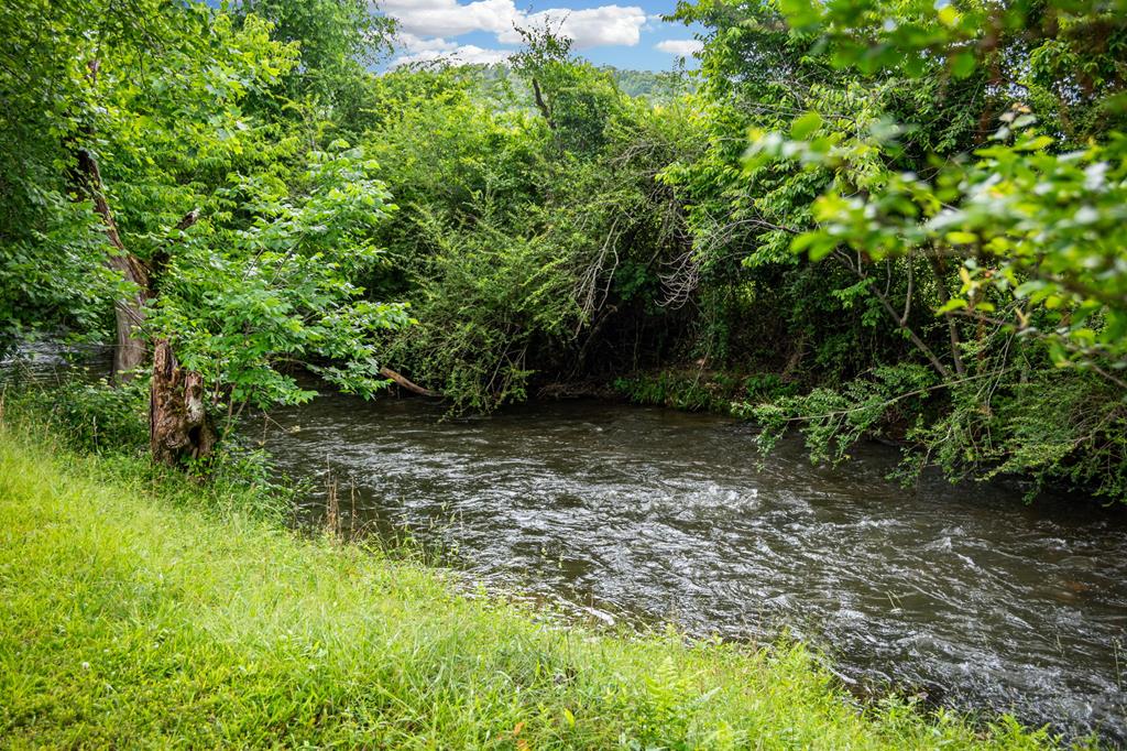 290 River Escape Drive