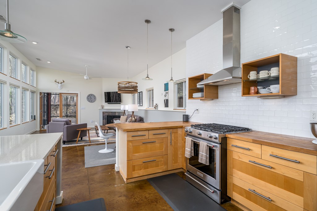 1181 Tickanetley Road