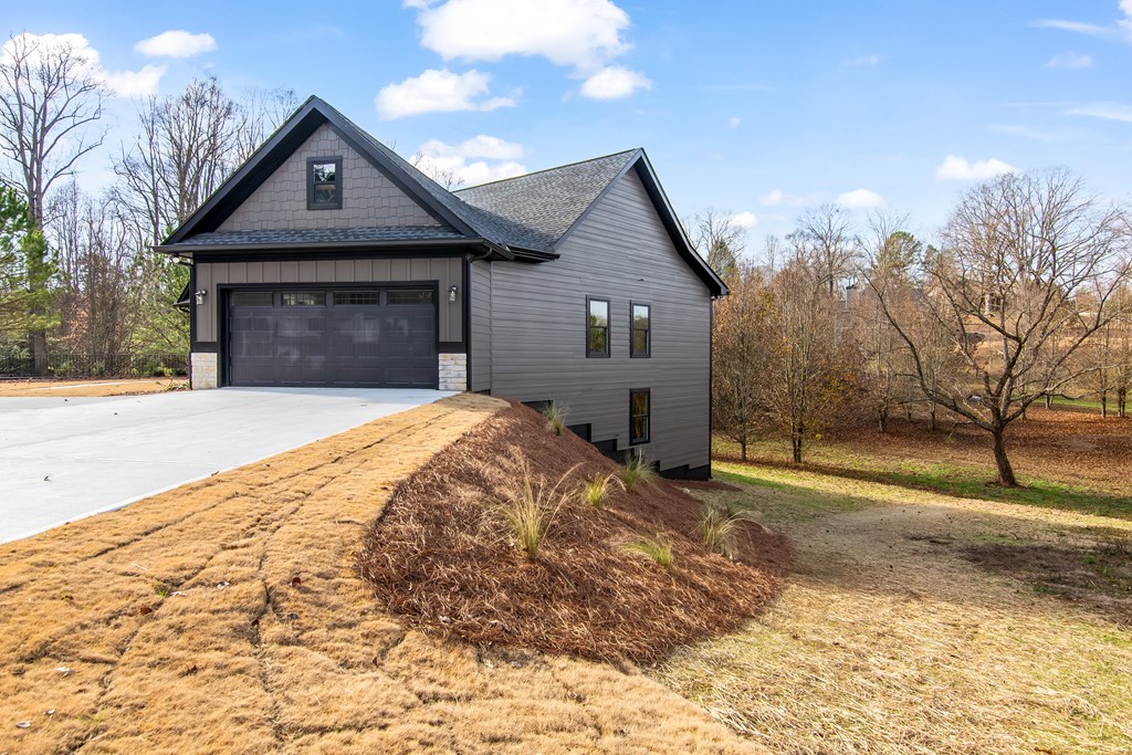 2106 Yukon Road