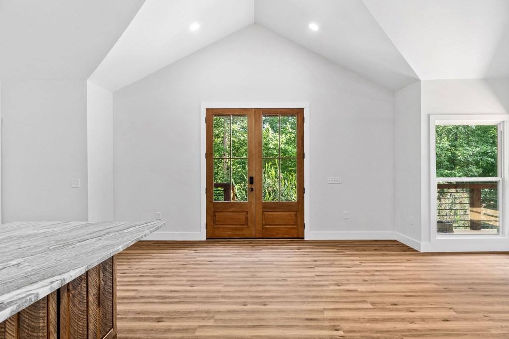 109 Lakeview Court