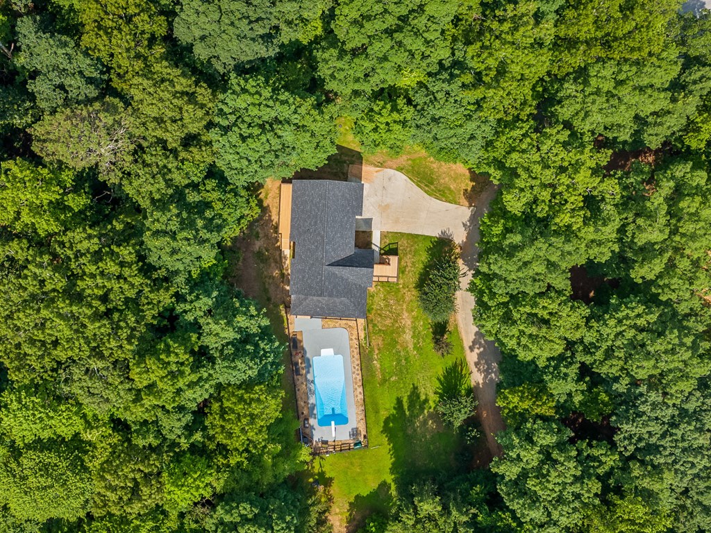 109 Lakeview Court