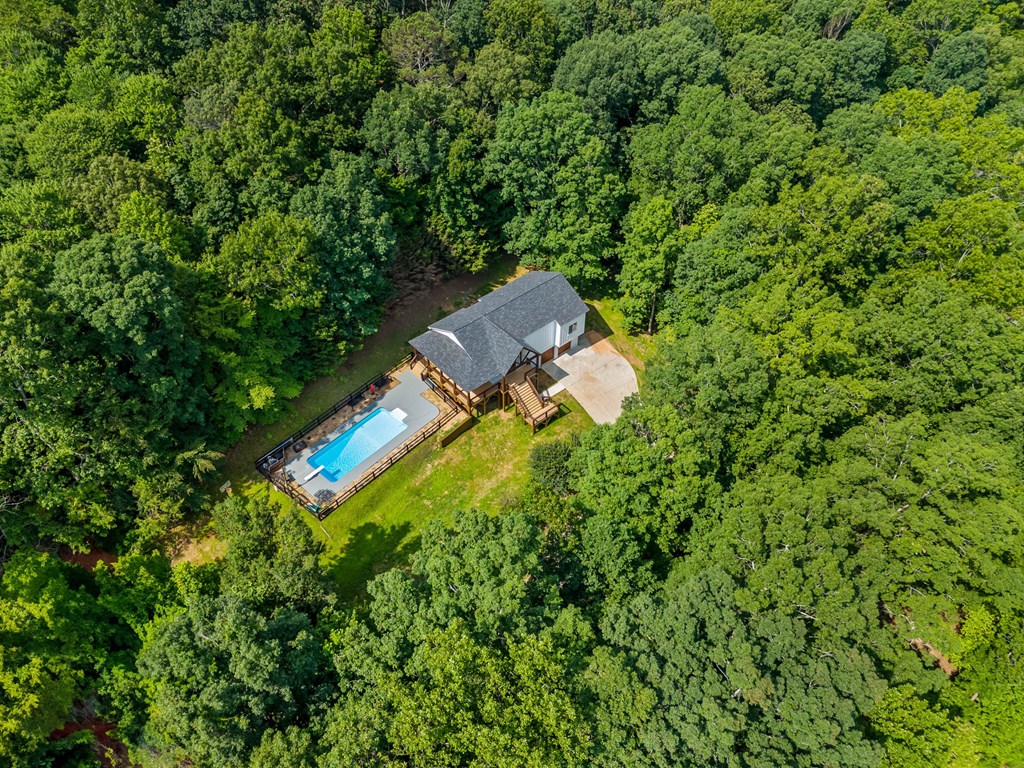 109 Lakeview Court