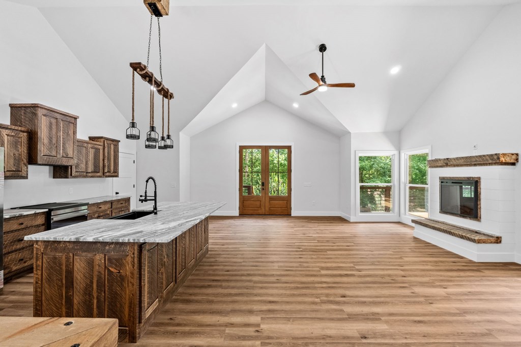 109 Lakeview Court